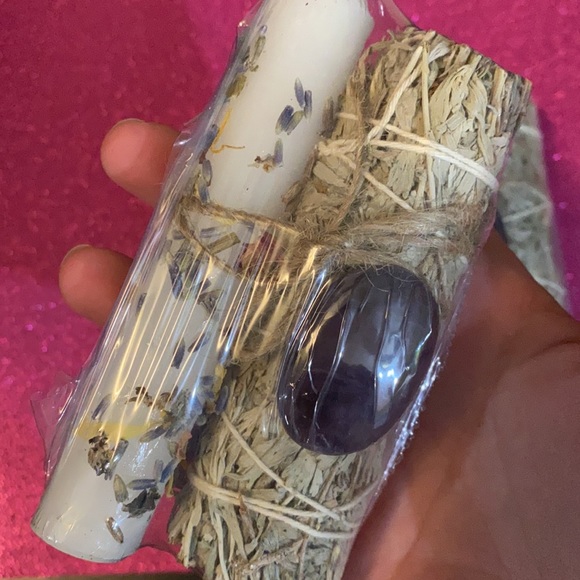 Bundle of sage stick with amethyst stone and anointed flower candle. - Picture 8 of 8